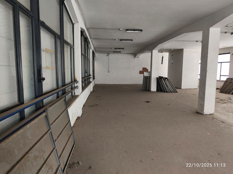 Ufficio in Vendita a Roma, 680'000€, 380 m²