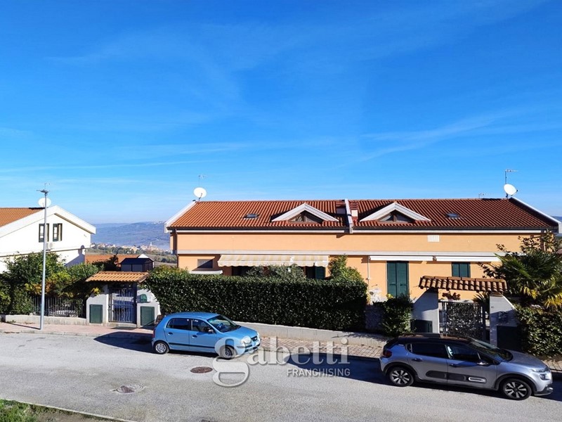 Villetta a schiera in Vendita a Campobasso, 257'000€, 166 m²