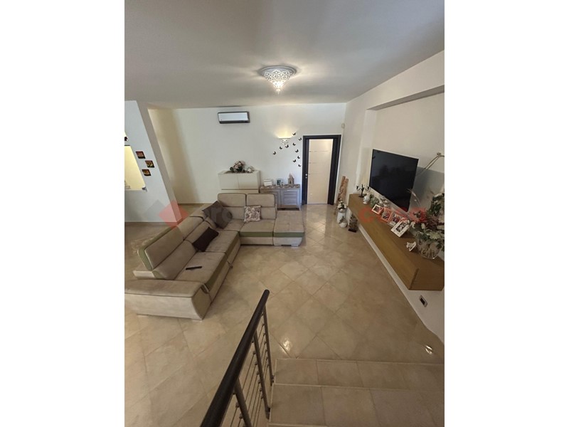 Appartamento in Vendita a Monteiasi, 160'000&euro;, 200 m²