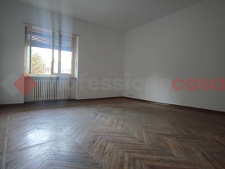 Trilocale in Vendita a Pinerolo, 79'000&euro;, 88 m²