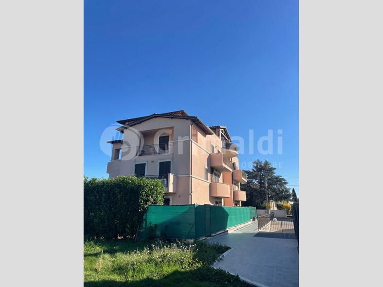 Trilocale in Vendita a Foligno, 145'000€, 80 m²