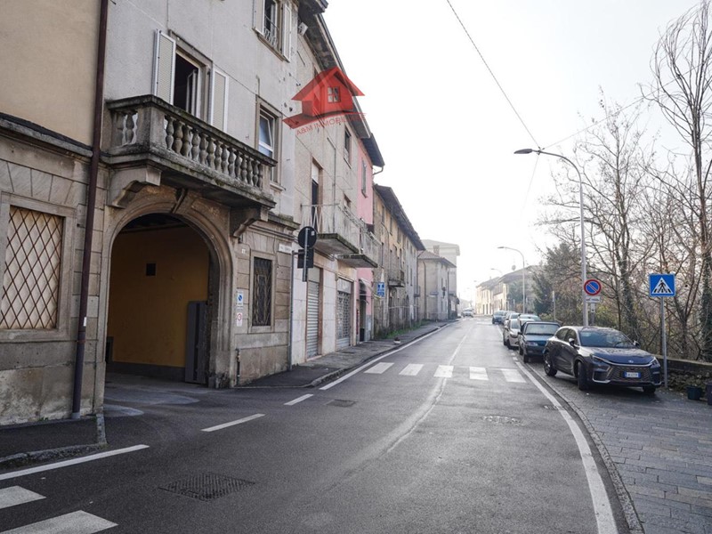 Trilocale in Vendita a Brembate, 75'000€, 125 m²