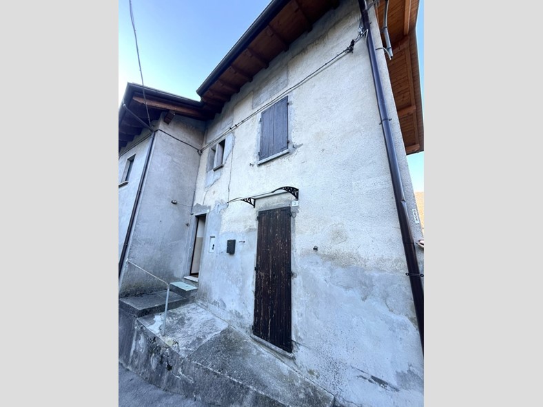 Casa Indipendente in Vendita a Cusino, 50'000€, 68 m²