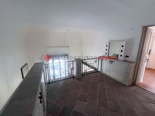 Negozio in Affitto a Acireale, 600&euro;, 55 m²