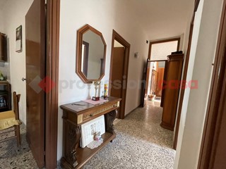 Trilocale in Vendita a Minturno, 120'000&euro;, 70 m², arredato