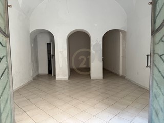Immobile commerciale in Vendita a Acireale, zona Centro, 62'000&euro;, 43 m²