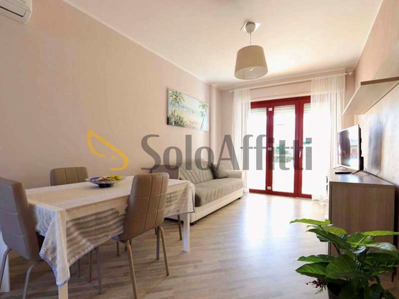 Trilocale in Affitto a Alba Adriatica, 500€, 55 m²