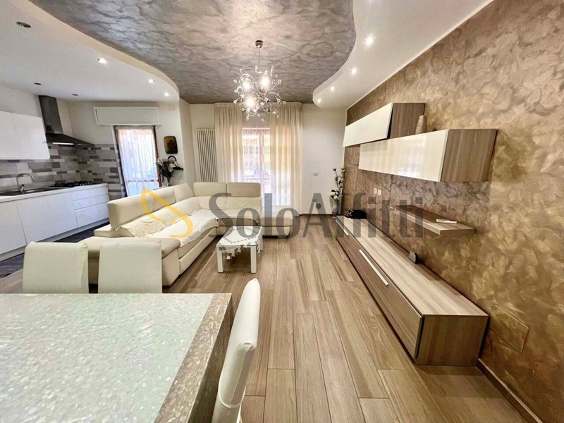 Quadrilocale in Affitto a Alba Adriatica, 650€, 100 m²