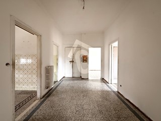 Quadrilocale in Vendita a Jesi, zona ZONA 4A, 99'000€, 129 m², con Box