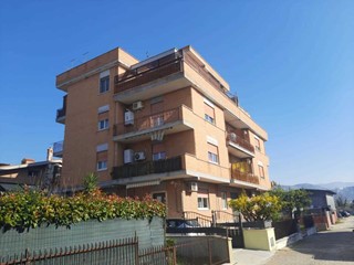 Trilocale in Vendita a Guidonia Montecelio, zona Villanova, 105'000€, 75 m²