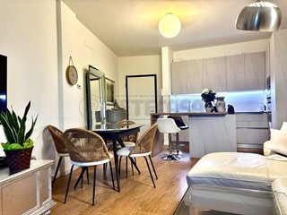 Trilocale in Vendita a Bergamo, 219'900€, 90 m², con Box