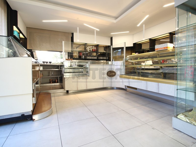 Immobile commerciale in Vendita a Montecchio Maggiore, 150'000&euro;, 187 m², arredato