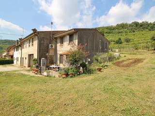 Casa Semi Indipendente in Vendita a Gambellara, 165'000&euro;, 530 m², con Box