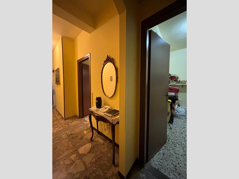 Appartamento in Vendita a Fornovo di Taro, 100'000&euro;, 90 m²