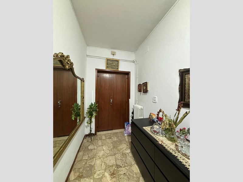 Appartamento in Vendita a Fornovo di Taro, 75'000&euro;, 82 m²