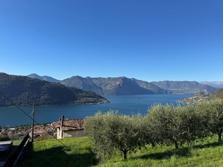 Casa Indipendente in Vendita a Sale Marasino, 1'050'000&euro;, 230 m², con Box