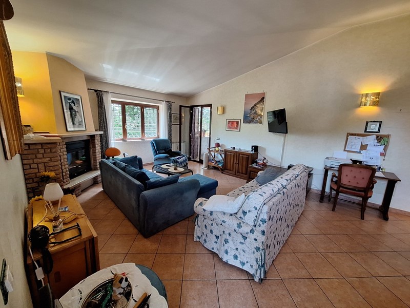 Appartamento in Vendita a Morlupo, 160'000€, 115 m²