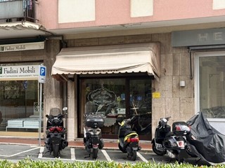 Attività commerciale in Vendita a Albisola Superiore, 97'000€, 60 m², arredato