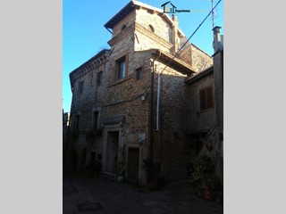 Appartamento in Vendita a Montopoli di Sabina, 220'000€, 250 m²