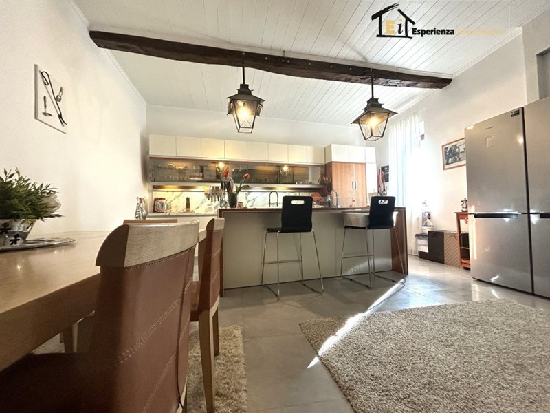 Appartamento in Vendita a Montopoli di Sabina, 220'000&euro;, 250 m²
