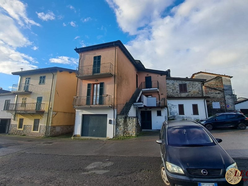 Casa Semi Indipendente in Vendita a Villafranca in Lunigiana, 100'000&euro;, 131 m²