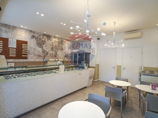 Immobile commerciale in Affitto a Trezzo sull'Adda, 1'200€, 82 m²