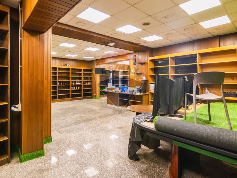 Immobile commerciale in Vendita a Catania, 218'000&euro;, 250 m²