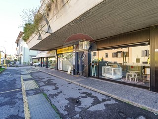 Attività commerciale in Vendita a Bergamo, 160'000€, 45 m²