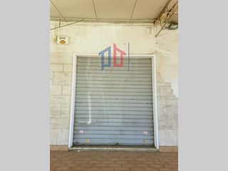 Immobile commerciale in Affitto a Ardea, 650€, 33 m²