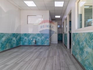 Immobile commerciale in Affitto a Roma, 1'400&euro;, 107 m²