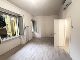 Bilocale in Affitto a Milano, 385€, 85 m²