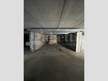 Ufficio in Affitto a Biella, 1'000€, 180 m²