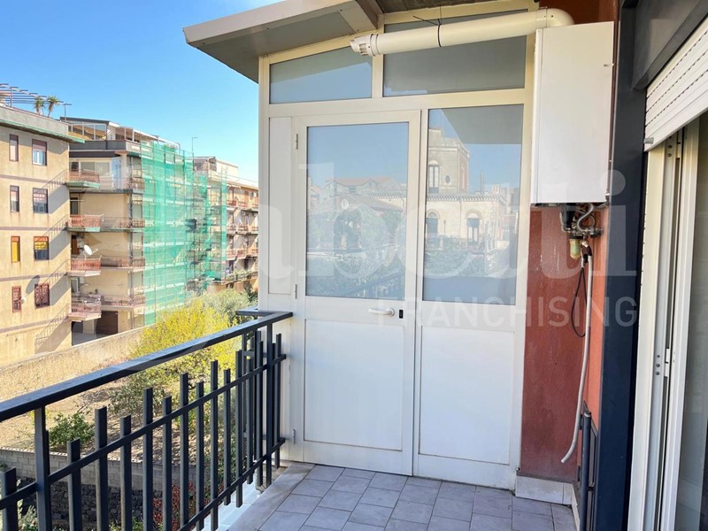 Trilocale in Affitto a Catania, 775€, 90 m², arredato