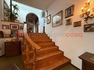 Villa bifamiliare in Vendita a Manduria, 470'000&euro;, 350 m², arredato