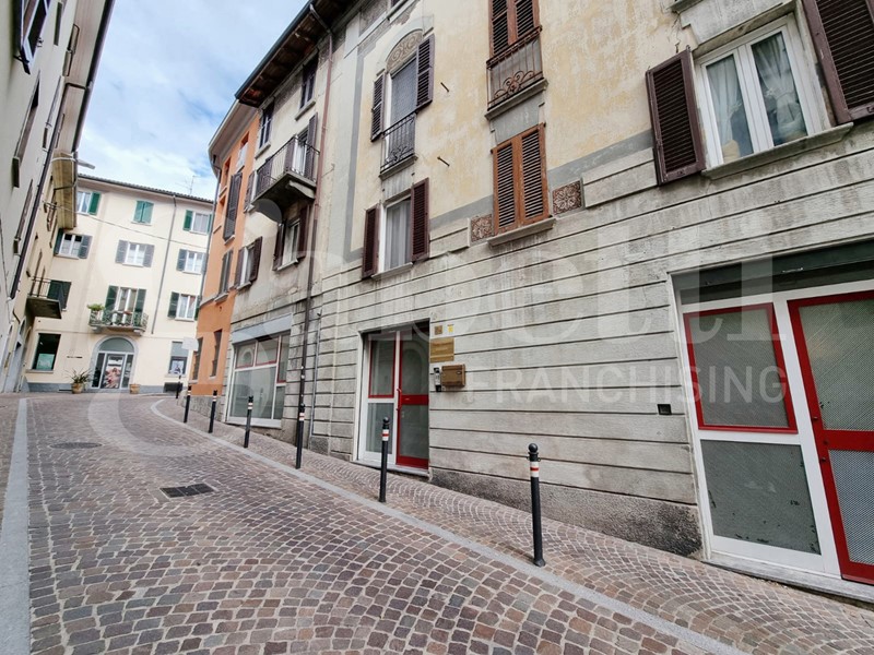 Ufficio in Vendita a Lecco, 198'000€, 126 m²