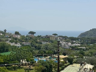 Appartamento in Affitto a Serrara Fontana, 1'100€, 135 m²