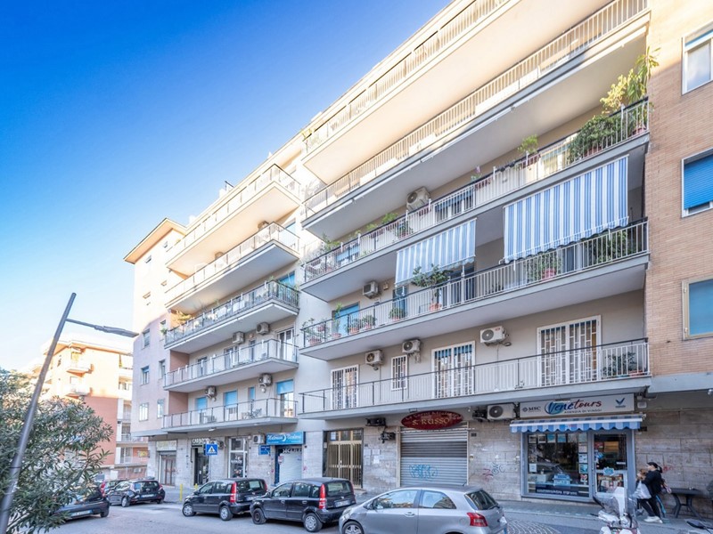 Quadrilocale in Vendita a Napoli, 390'000€, 90 m²