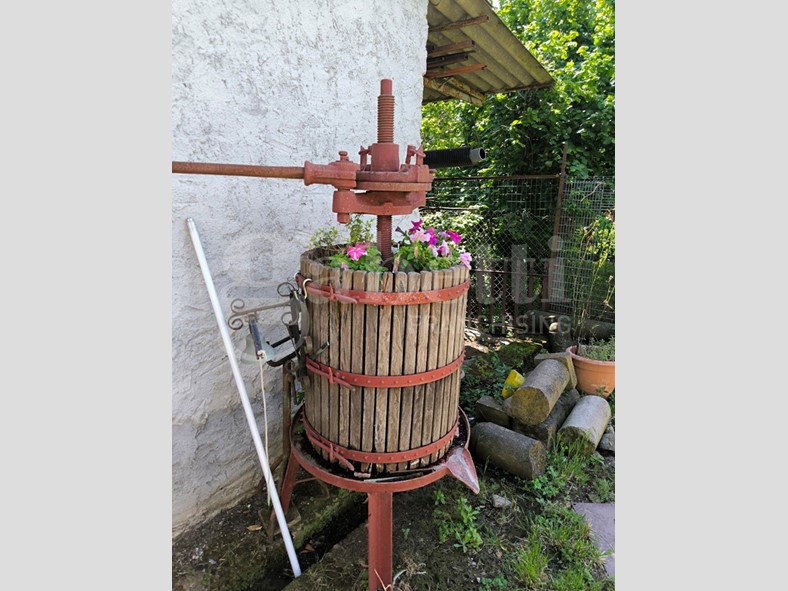 Villa bifamiliare in Vendita a Fabrica di Roma, 299'000&euro;, 375 m²