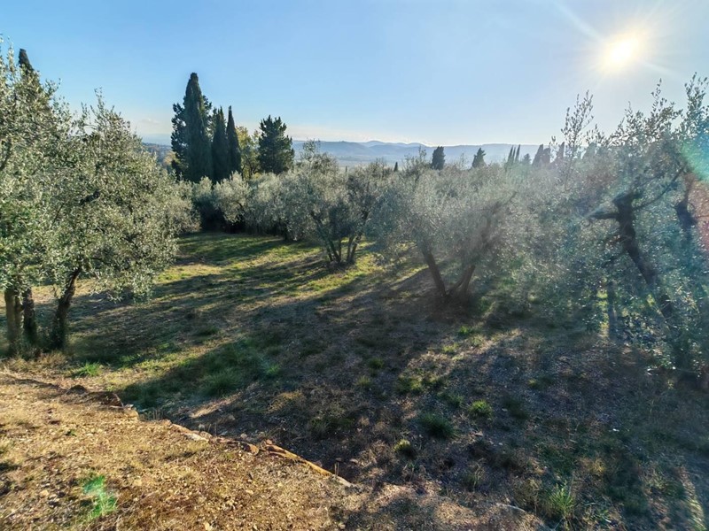 Terreno edificabile in Vendita a Lucignano, 75'000&euro;, 120 m², con Box