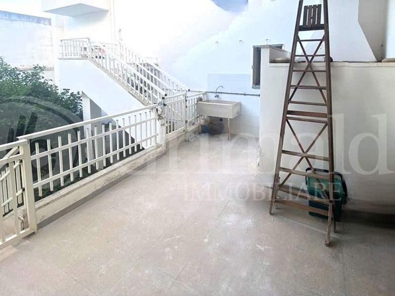 Magazzino in Vendita a Sannicola, 75'000€, 220 m²