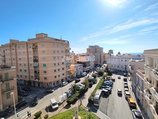 Appartamento in Vendita a Nettuno, zona Centro, 280'000€, 150 m²