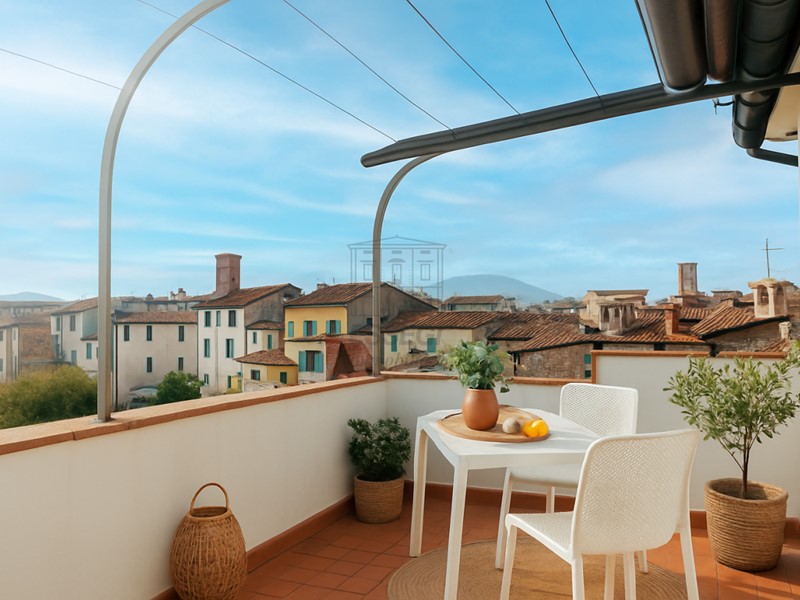 Appartamento in Vendita a Lucca, zona Centro storico, 670'000€, 170 m², arredato