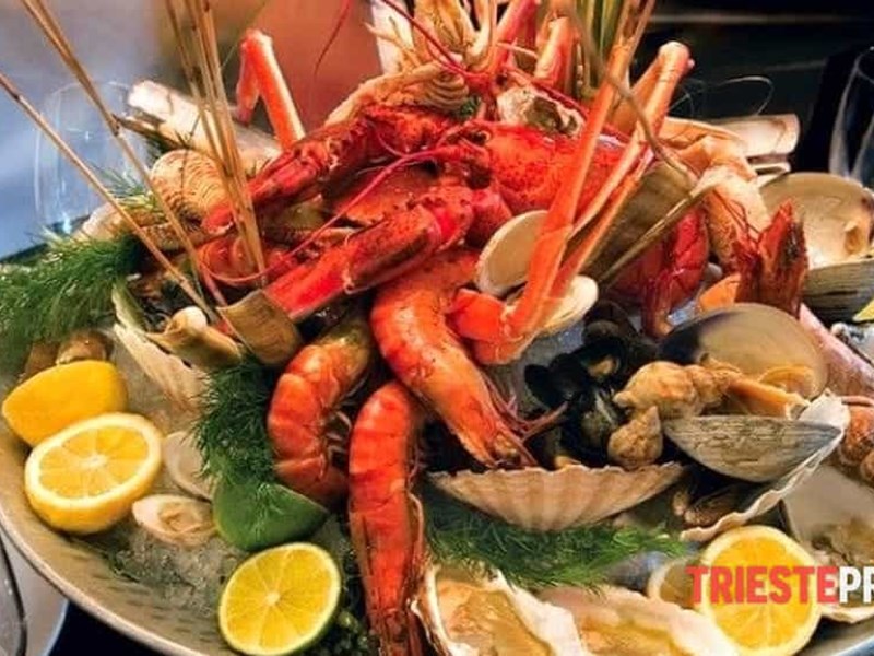 Attività commerciale in Vendita a Milano, zona navigli, 200'000&euro;, 150 m²