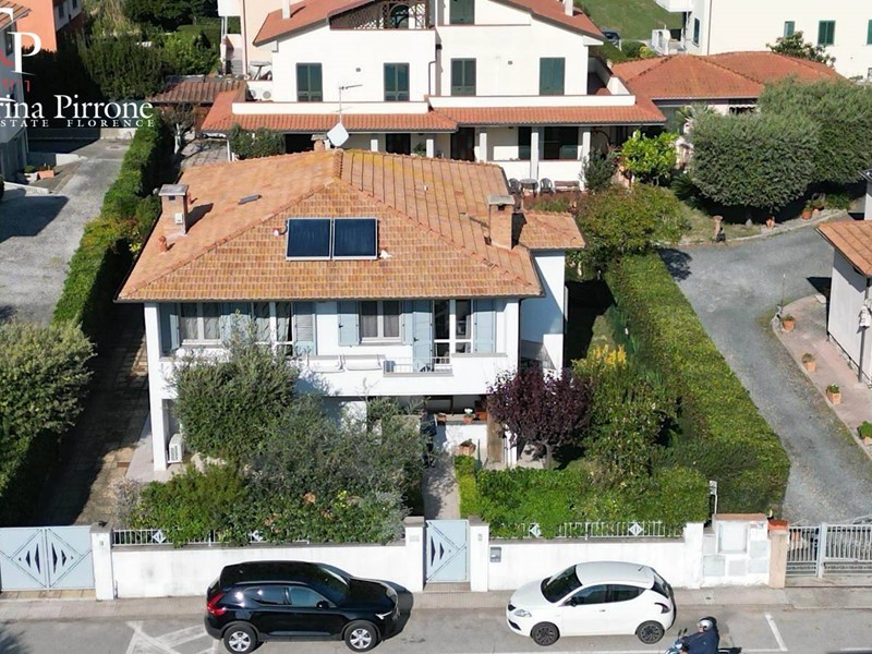 Villa in Vendita a Cecina, 738'000&euro;, 245 m²