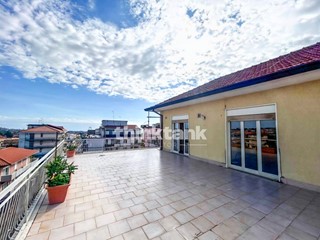 Attico in Vendita a Gravina di Catania, 83'000€, 70 m²