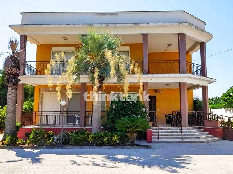 Villa in Vendita a Siracusa, 220'000&euro;, 200 m²