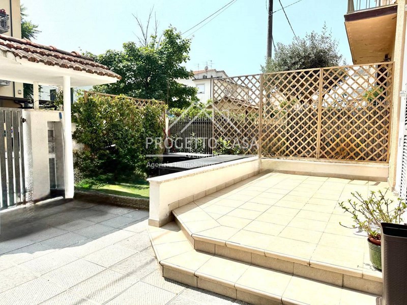 Casa Indipendente in Vendita a Camaiore, 695'000&euro;, 150 m²