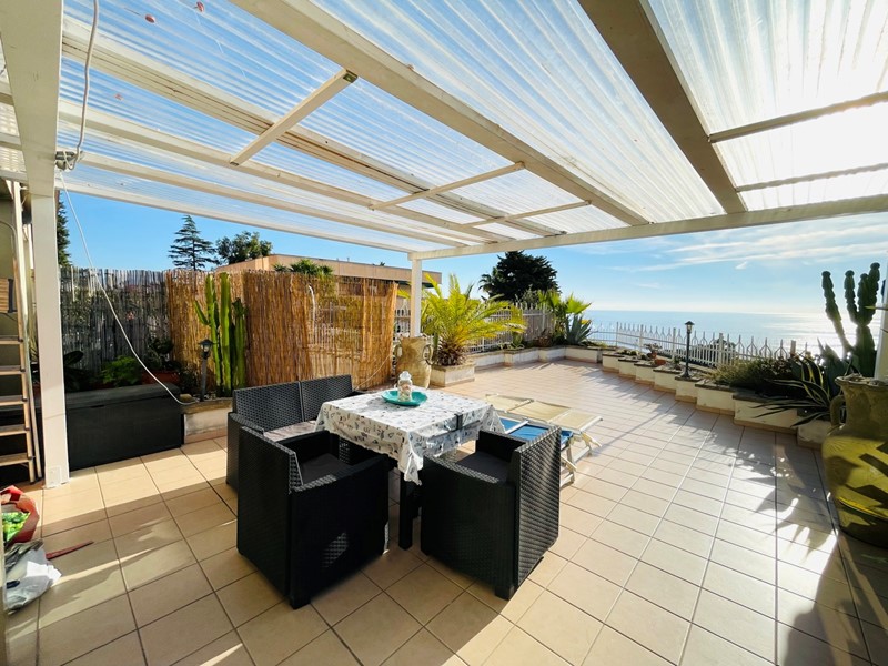 Trilocale in Vendita a Sanremo, 268'000&euro;, 69 m²