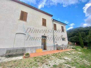 Casa Indipendente in Vendita a Pomarance, zona Montecerboli, 450'000&euro;, 400 m²