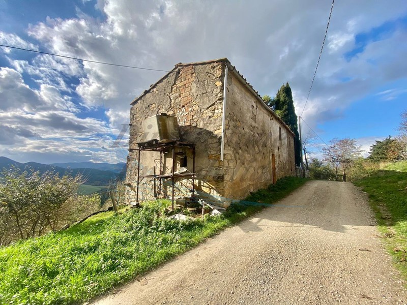 Casa Indipendente in Vendita a Pomarance, zona Montecerboli, 60'000&euro;, 200 m²